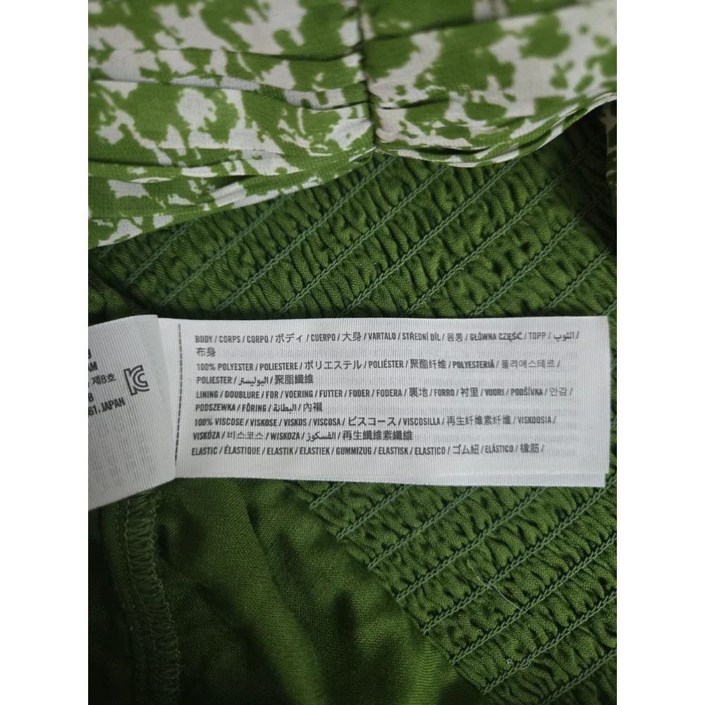 Abercrombie & Fitch excellent pre